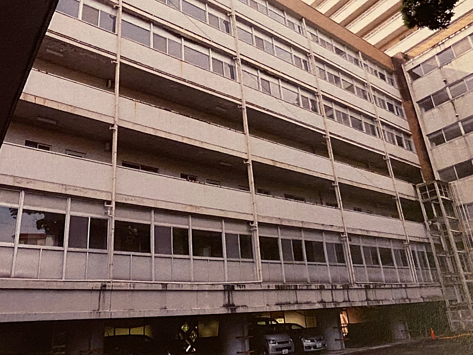Grand Resort Complex in Yugawara-Atami — 16 Floors, 250+ Rooms photo 4