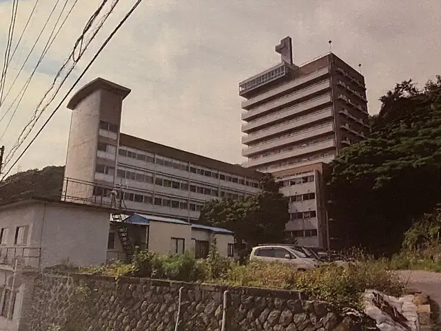 Grand Resort Complex in Yugawara-Atami — 16 Floors, 250+ Rooms